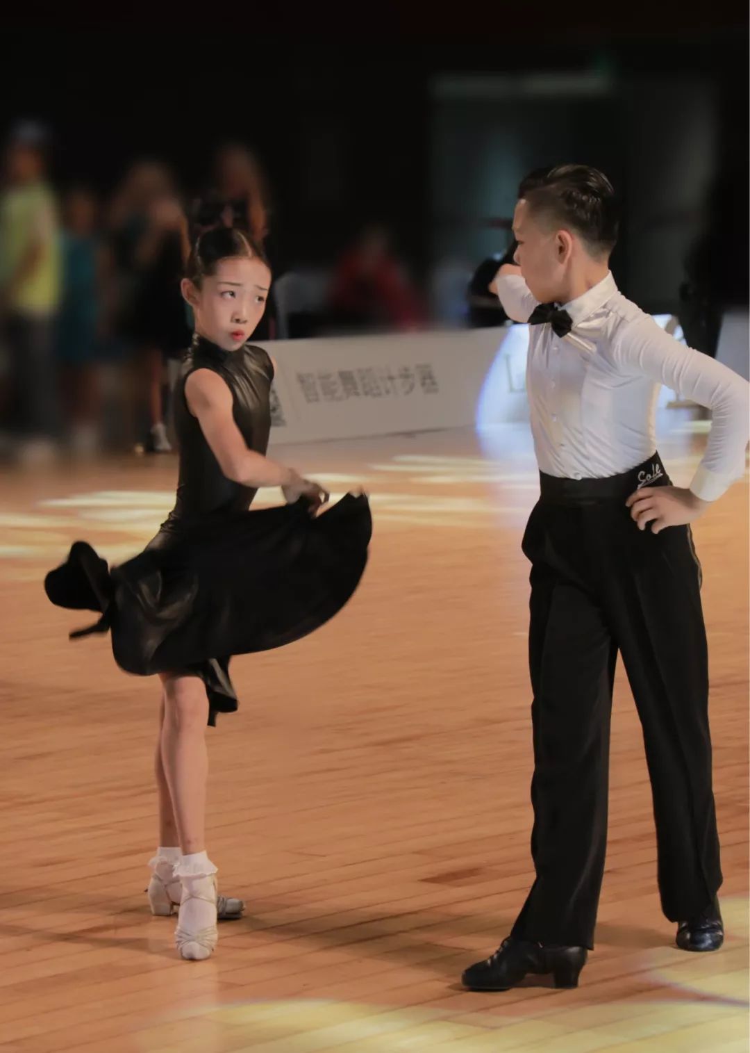  Ning回归赛场，回归赛场首场状态亮眼，美国队观众沸腾！-爱游戏